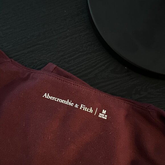 Abercrombie & Fitch Long-Sleeve Square Neck Ruched Top – Burgundy (Size M) - Picture 6 of 6